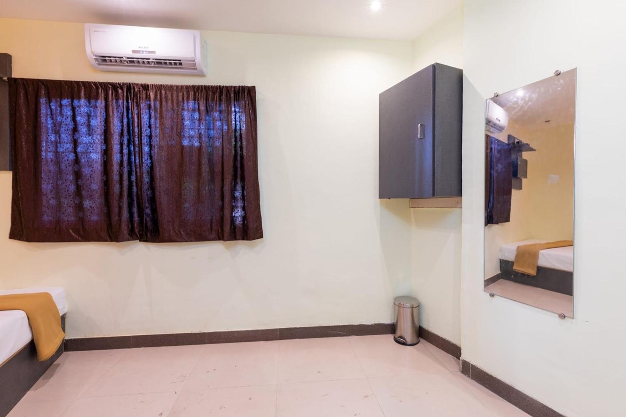 Hotel O Shera Residency 2*