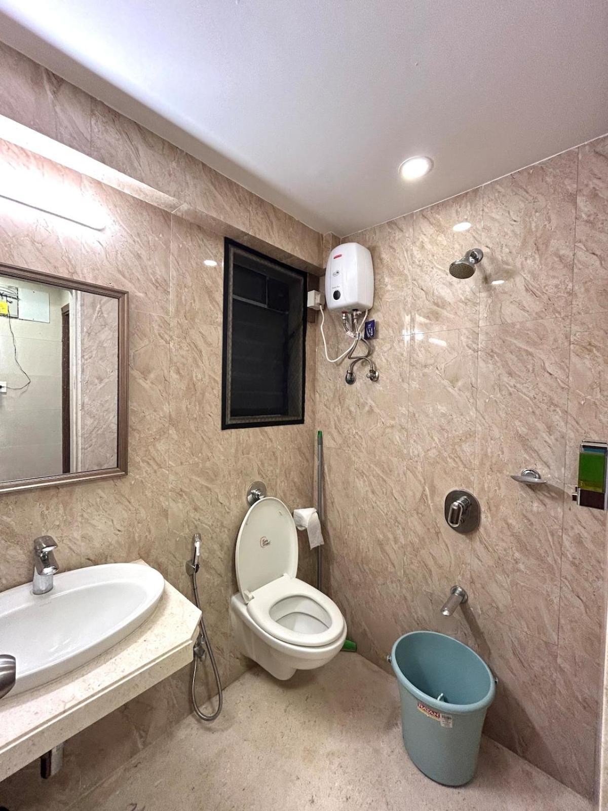 The Ruby Abode ! Premium 1 Bhk Santacruz *