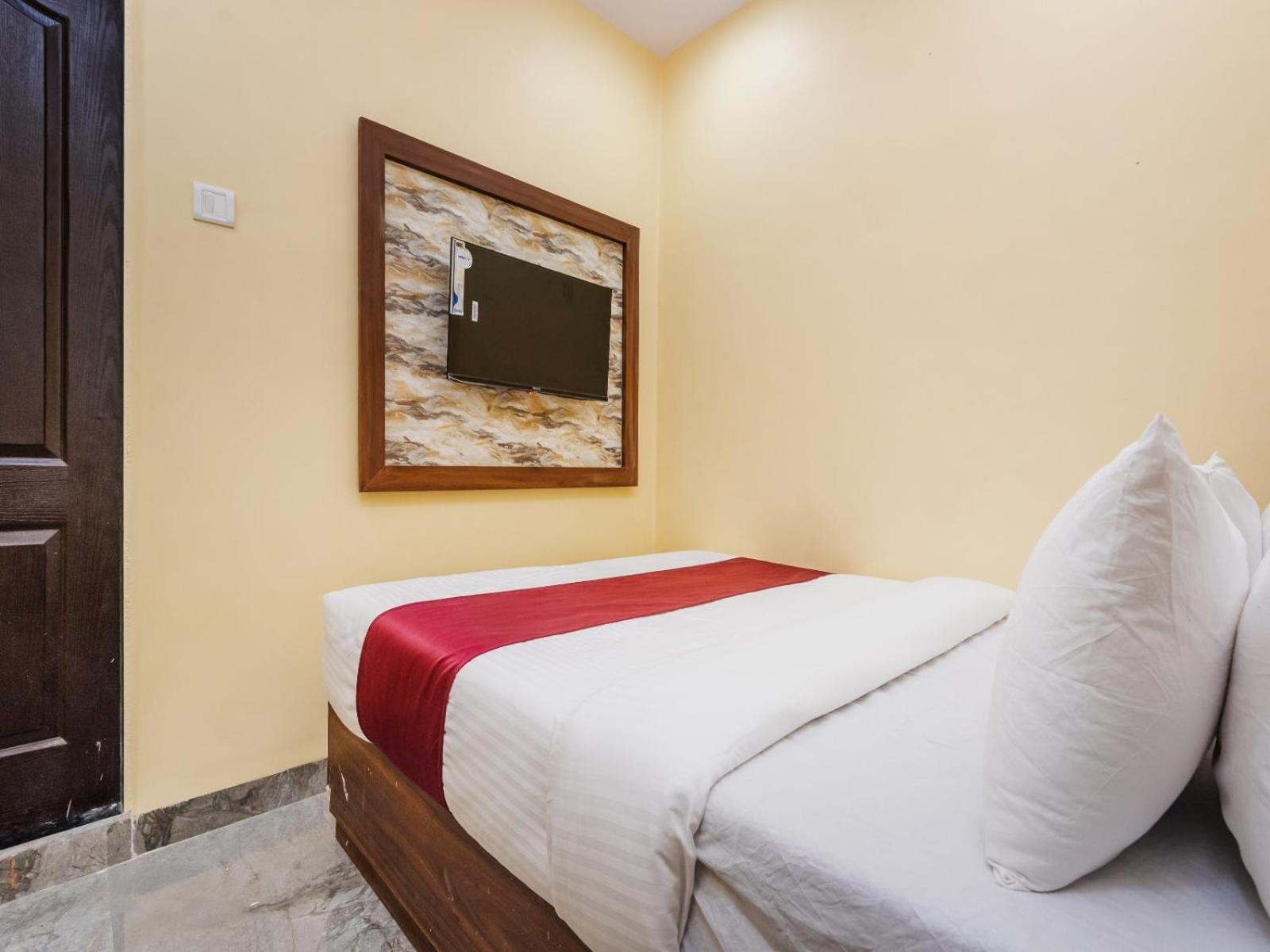 Hotel Aai Om Residency Mumbai