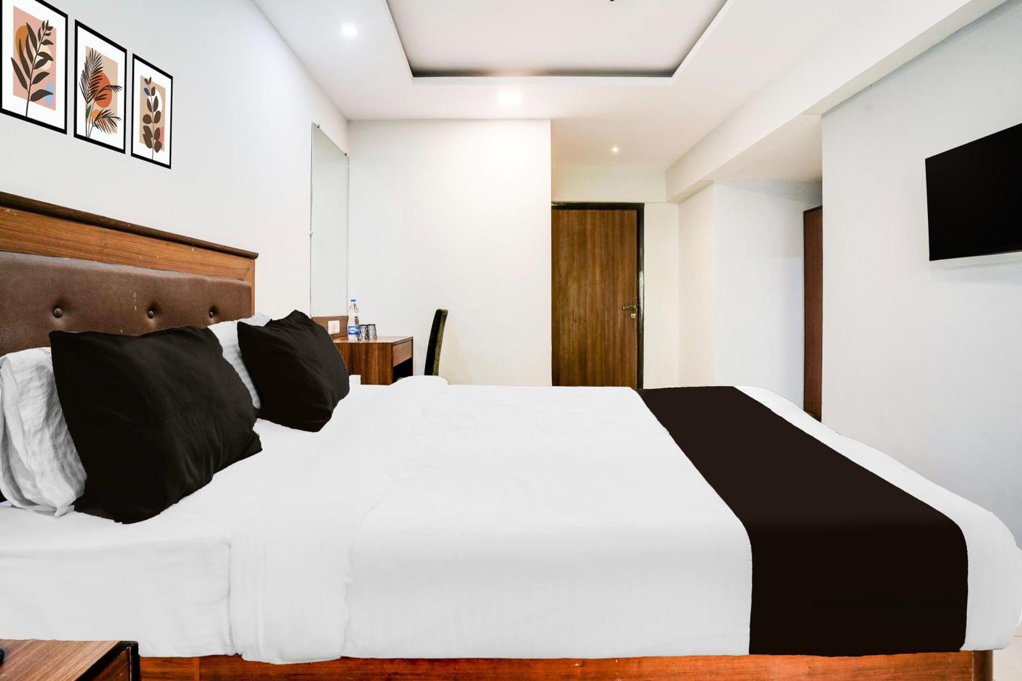 Super Townhouse Marol Near Airport Hotel 4*