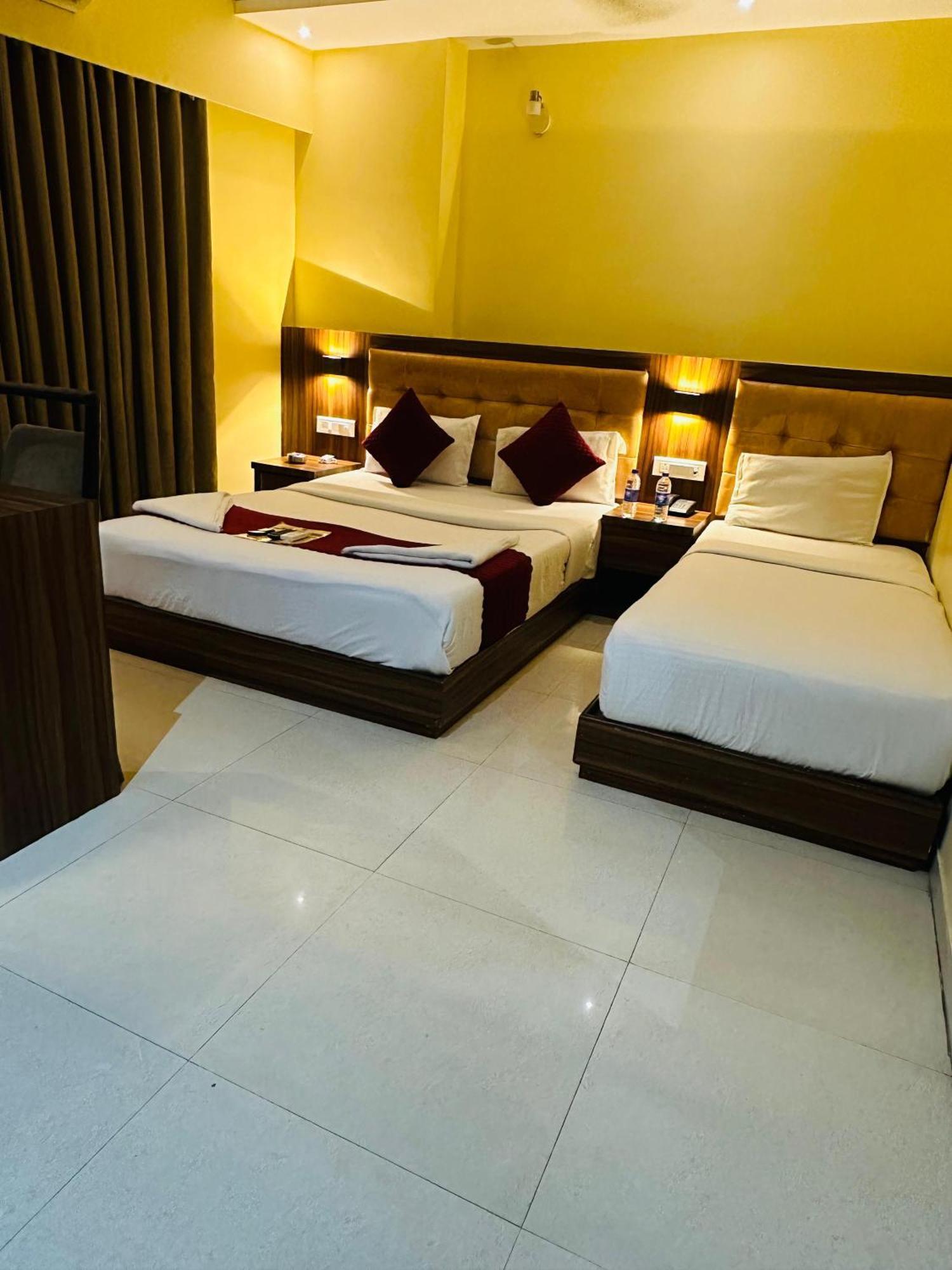 Emerald 3* Mumbai