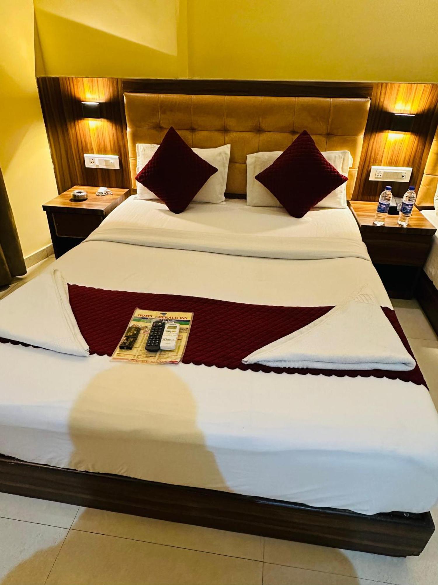 Emerald 3* Mumbai