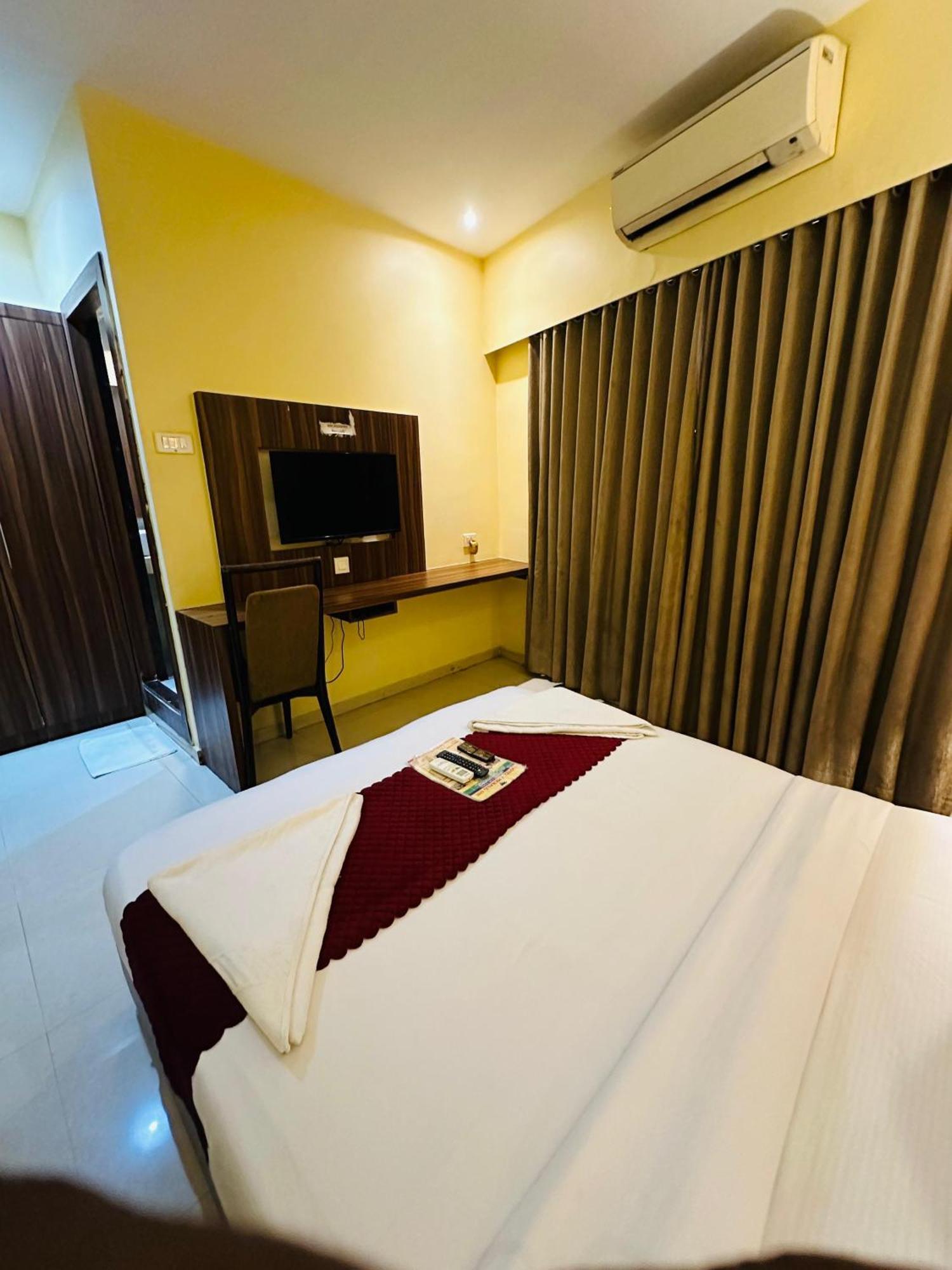 Emerald Hotel
