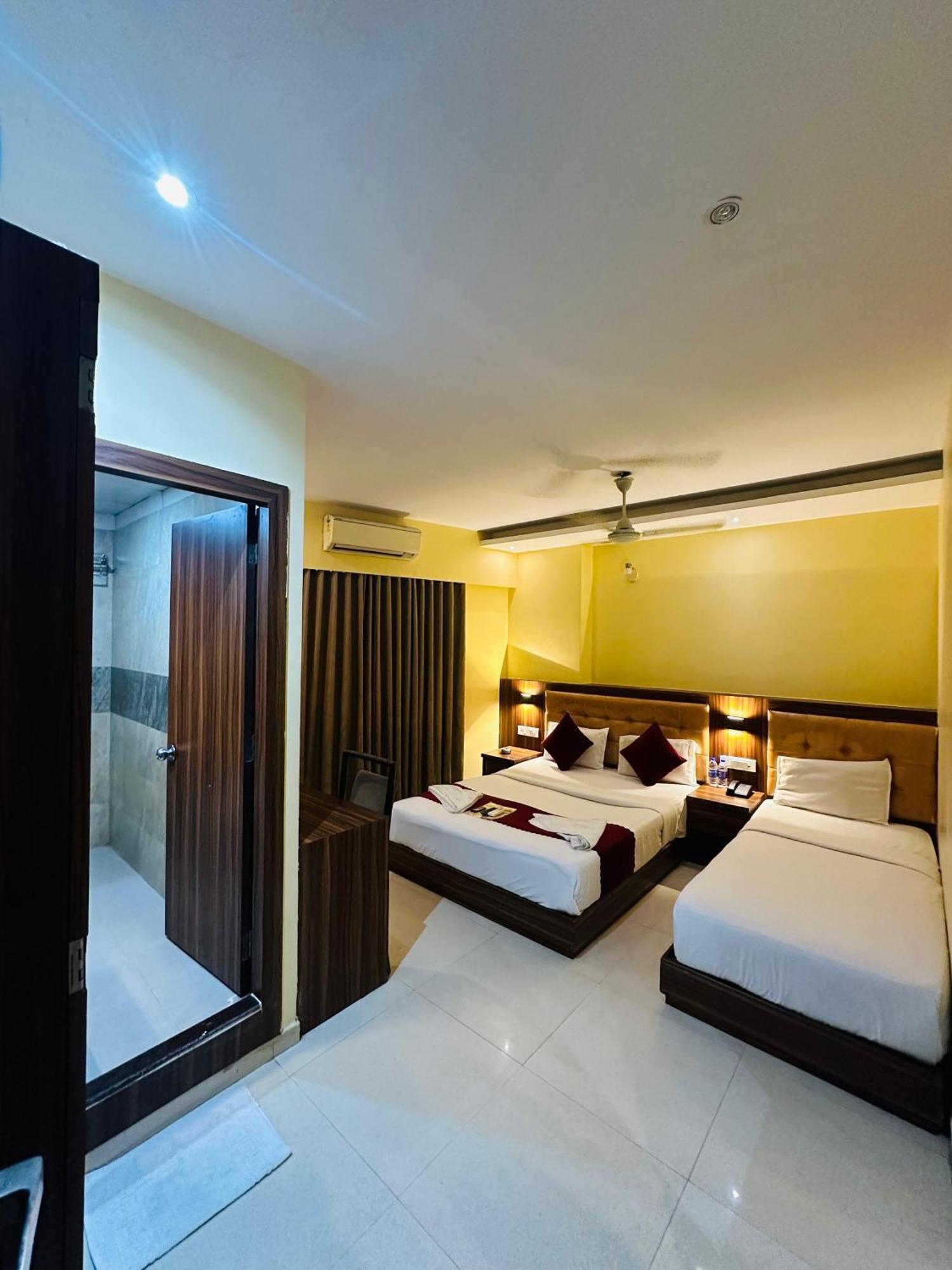 Emerald 3* Mumbai