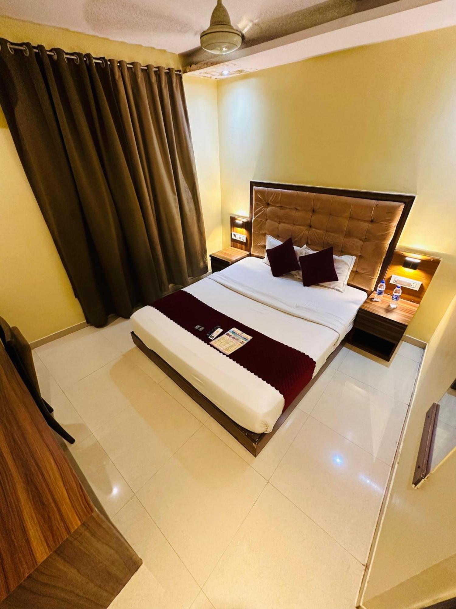 Hotel Emerald
