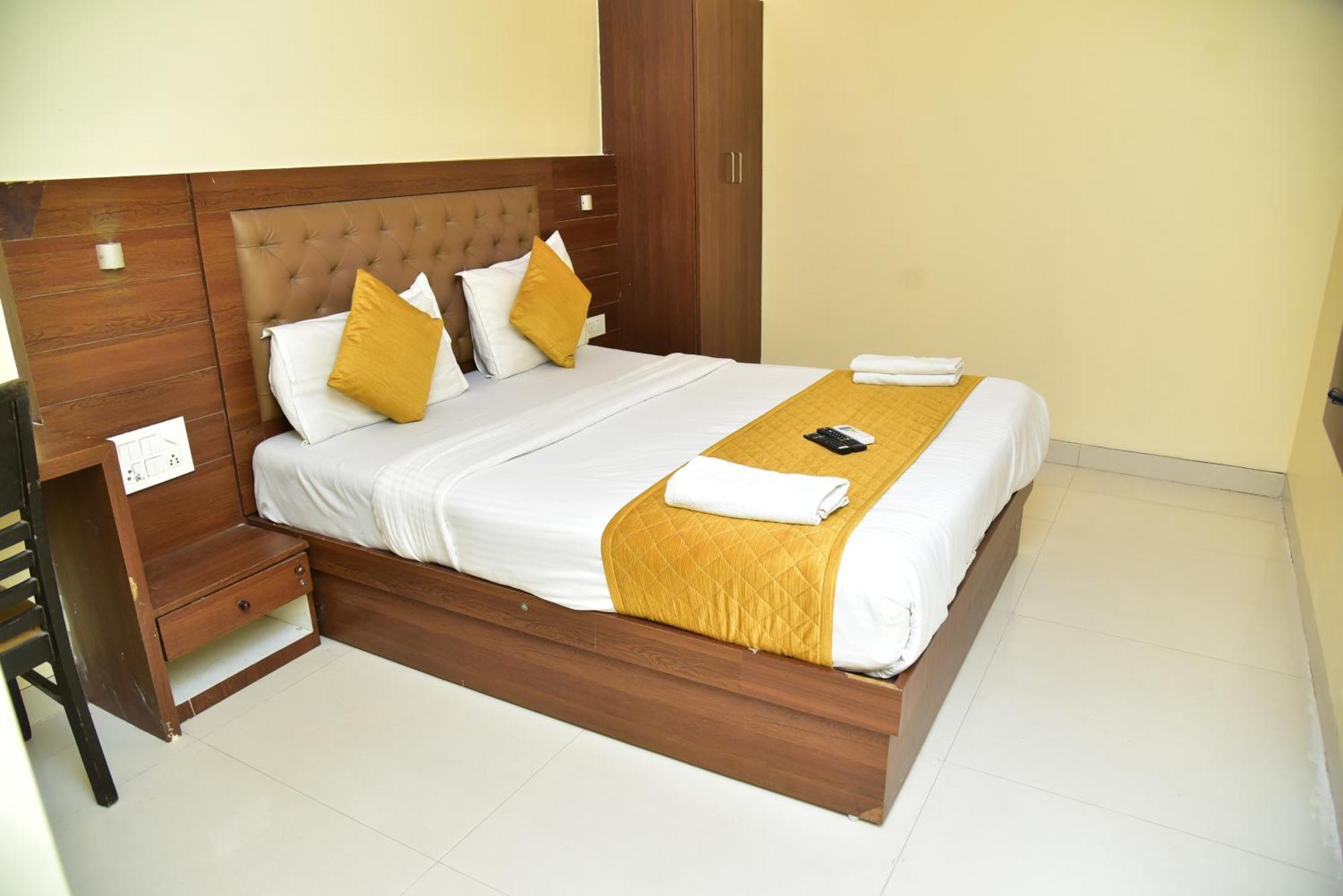 Embassy 3* Mumbai