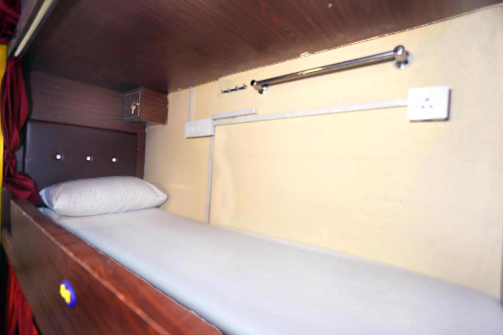 Mango Goregaon & Pg Albergue