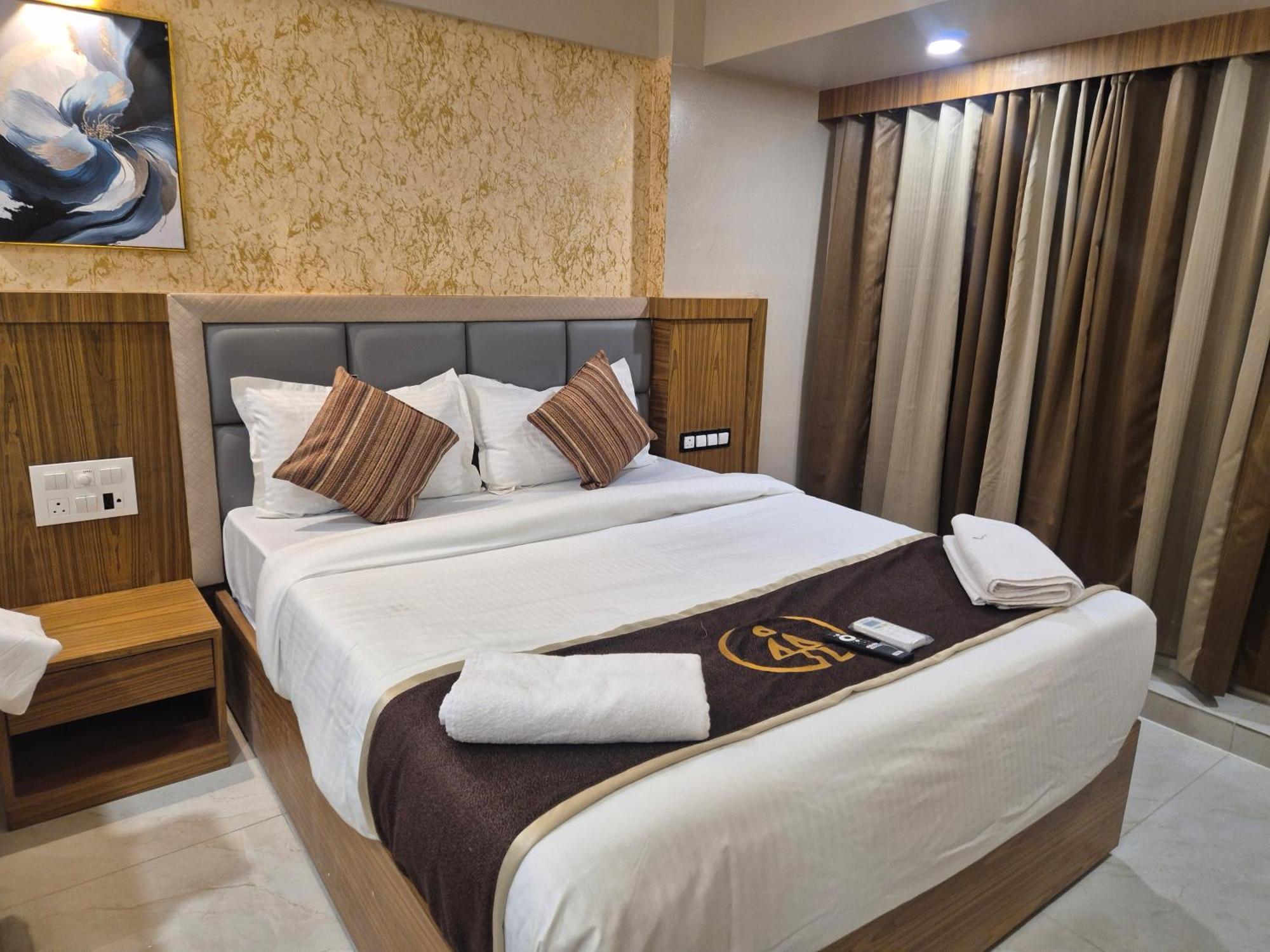 Hotel Galaxy Bkc Mumbai