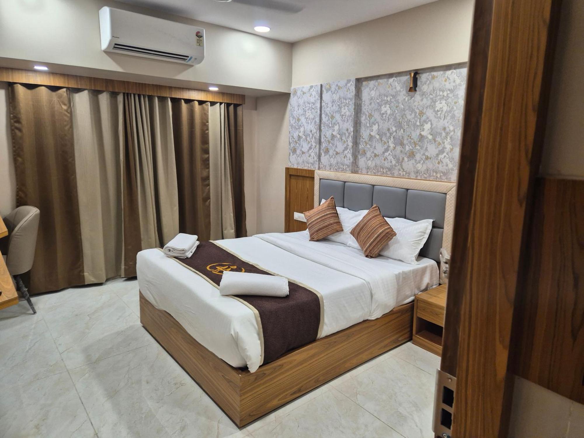 Hotel Galaxy Bkc Mumbai