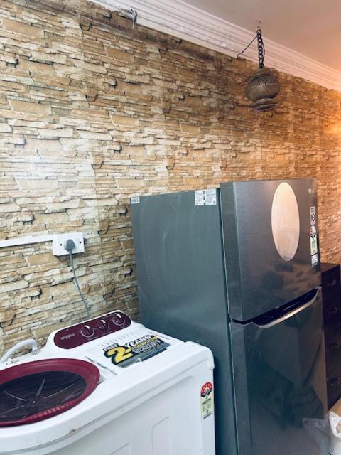 Apartment Den Near The Sea Mumbai