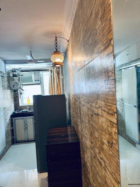 Apartment Den Near The Sea Mumbai