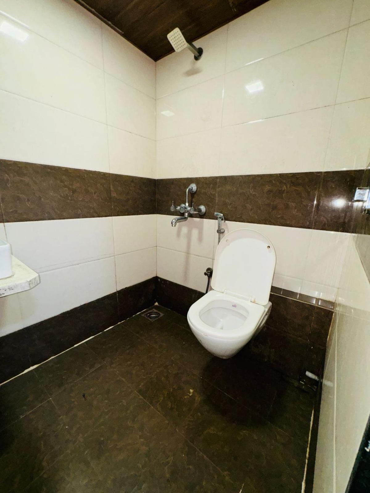 Hotel Artusinn Midc Andheri East Mumbai
