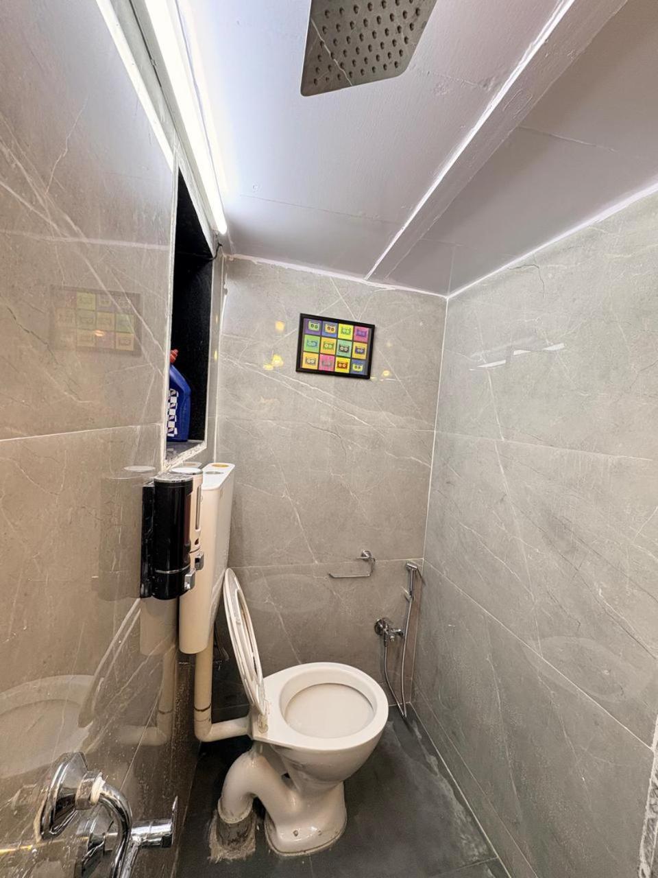 Independent Garden Cottage-bandra-carter Road Apartment *