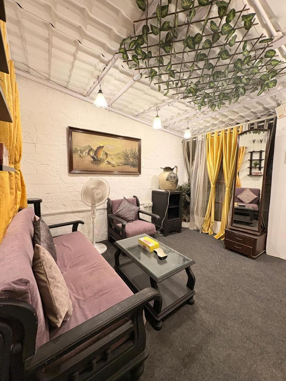 Independent Garden Cottage-bandra-carter Road Apartment Mumbai