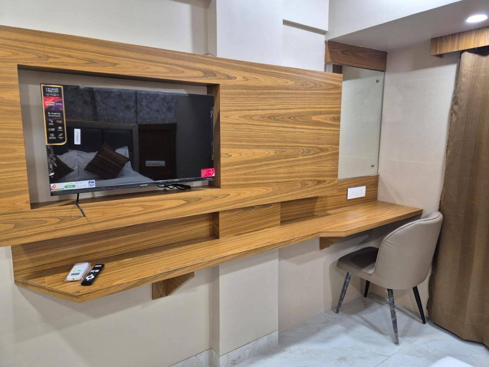 Hotel Galaxy Bkc Mumbai