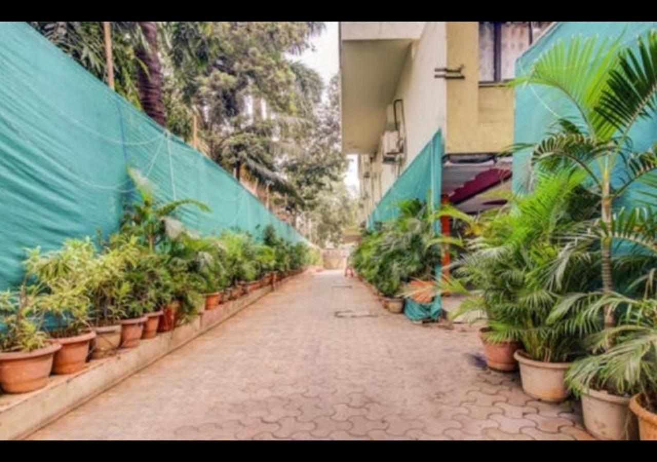 Hotel Golden Palms Mumbai