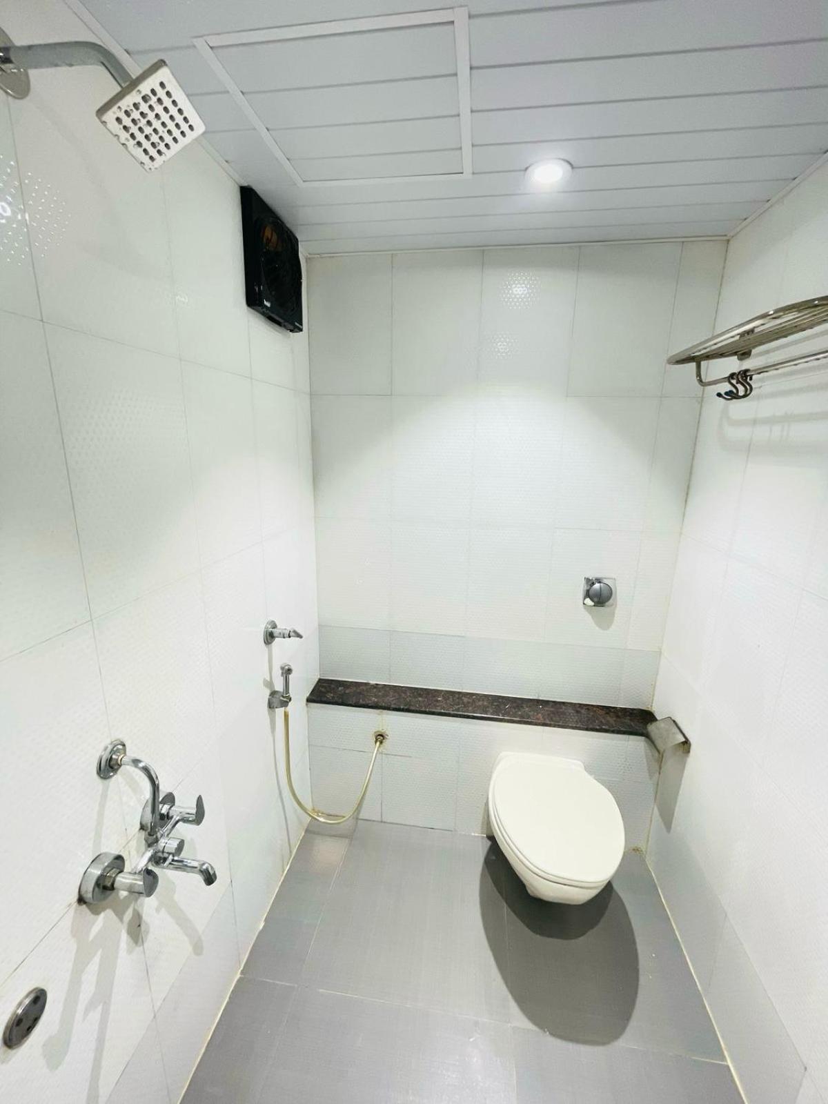 Hotel Fabhotel Amfahh Mumbai