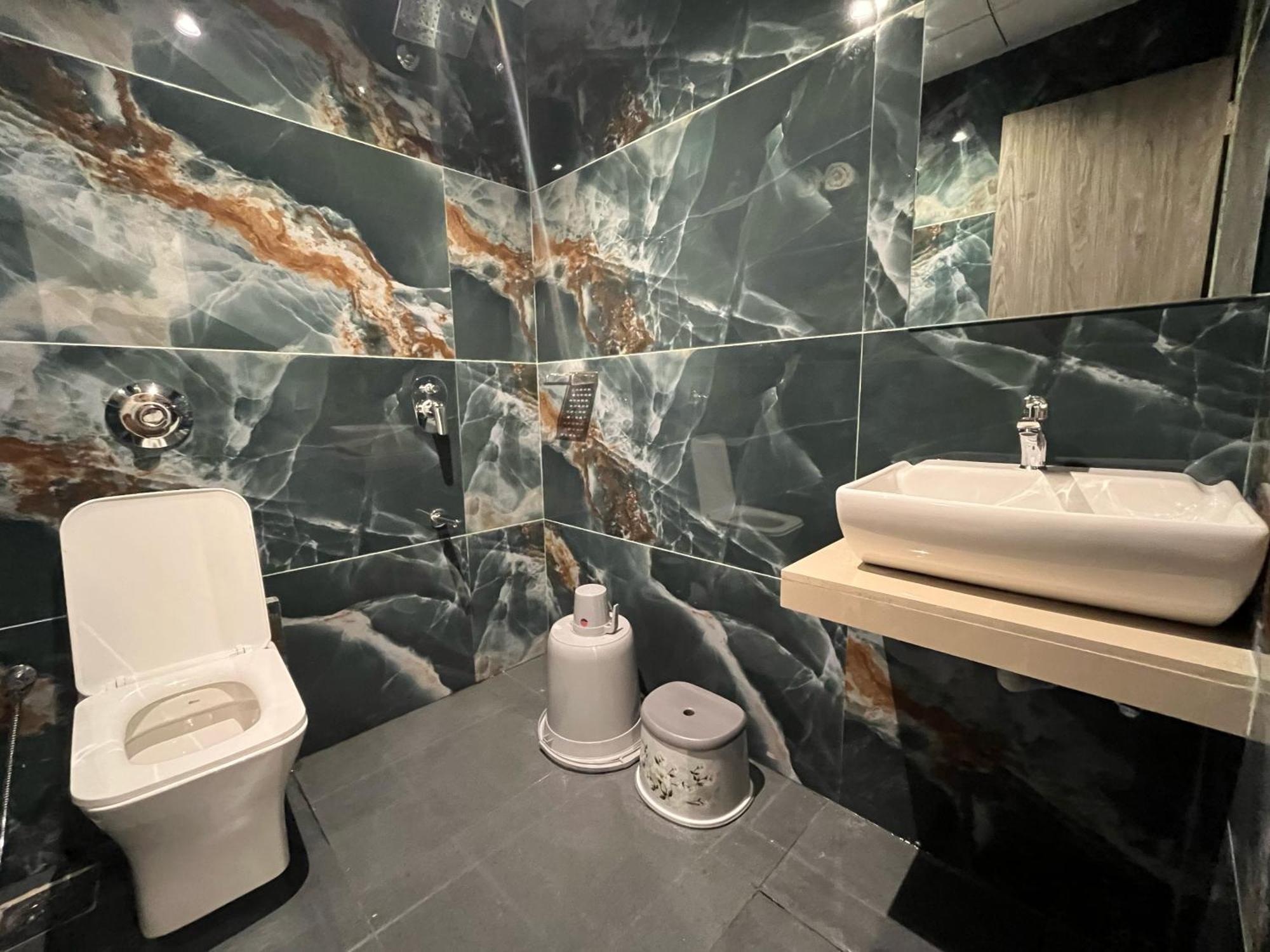 Grand Executive Hotel 2*