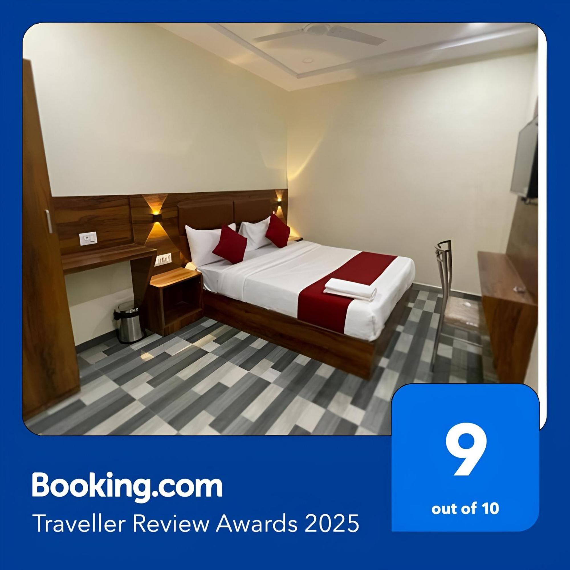 Hotel Glitz Golden Sands - Nr Asalpha Metro Station *