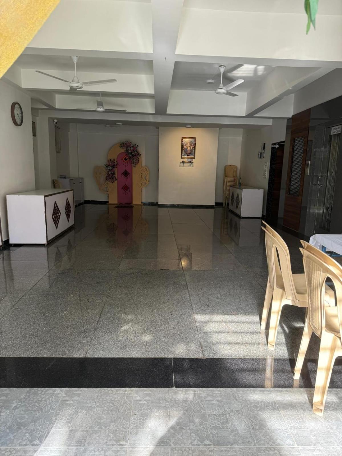 Luxurious 4bhk In Kandivli Spacious Scenic And Family Friendly Apartamento *
