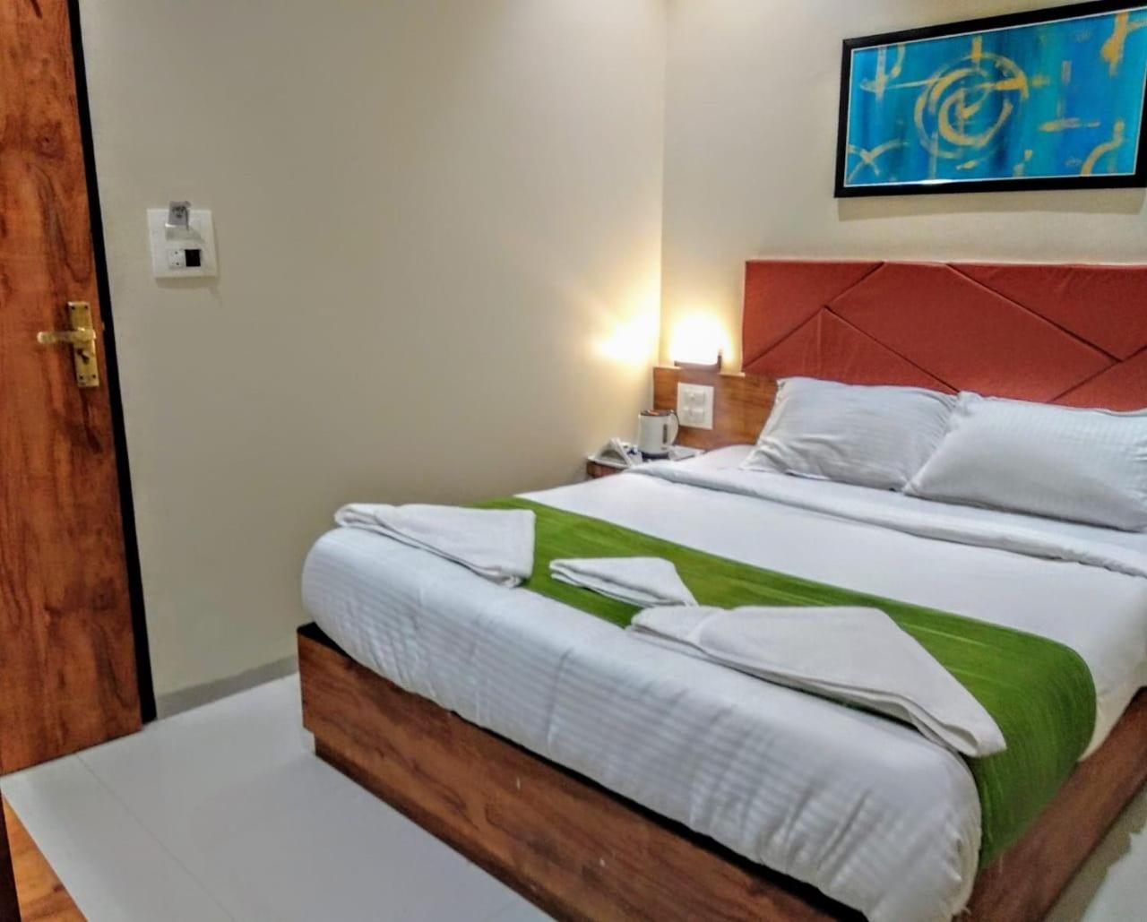 Dc Comfort-andheri West Guest house