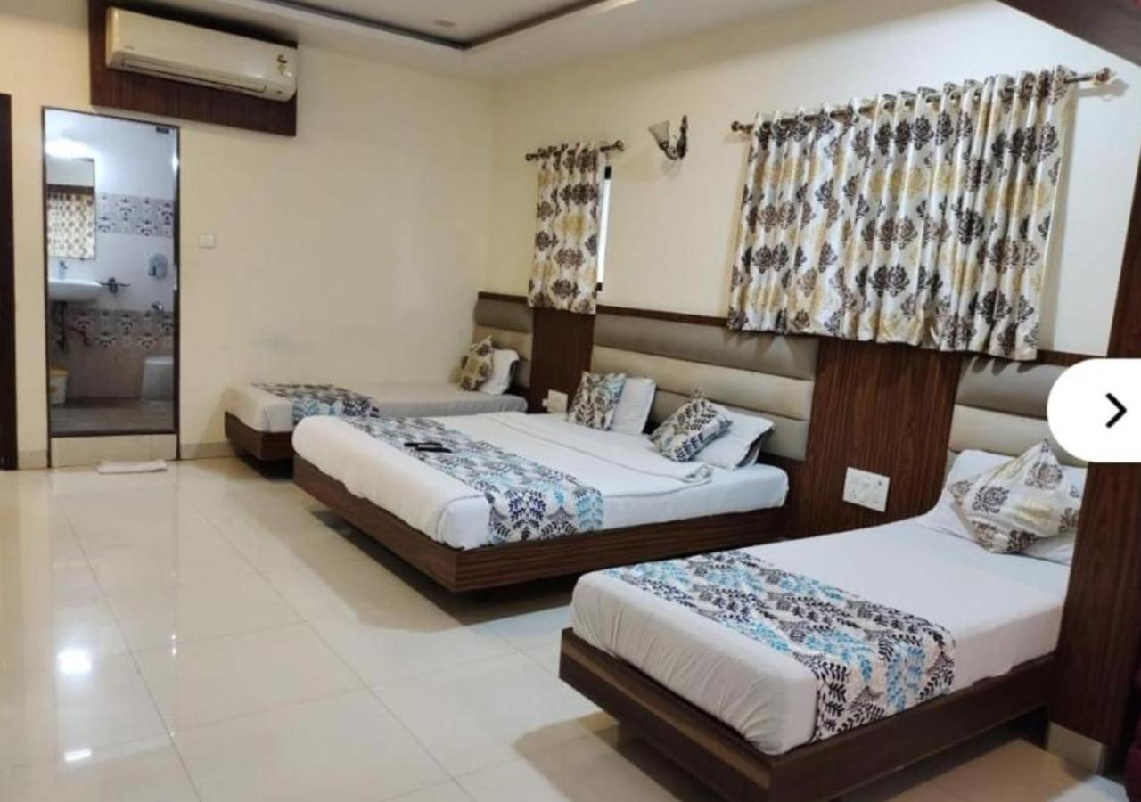 Golden Palms Hotel Mumbai