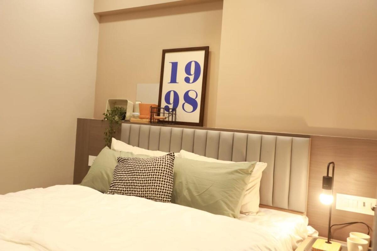 Downtown 2and Half Bhk Appt, Mahalaxmi, 1201 Apartment *