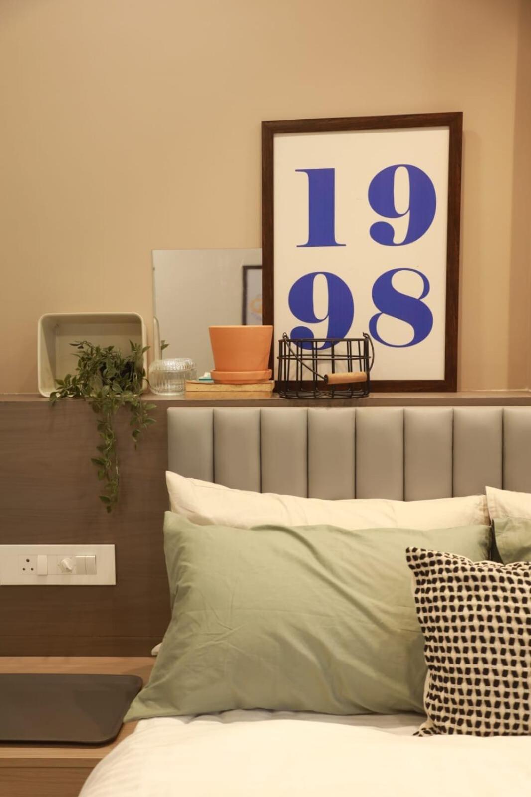 Downtown 2and Half Bhk Appt, Mahalaxmi, 1201 Mumbai