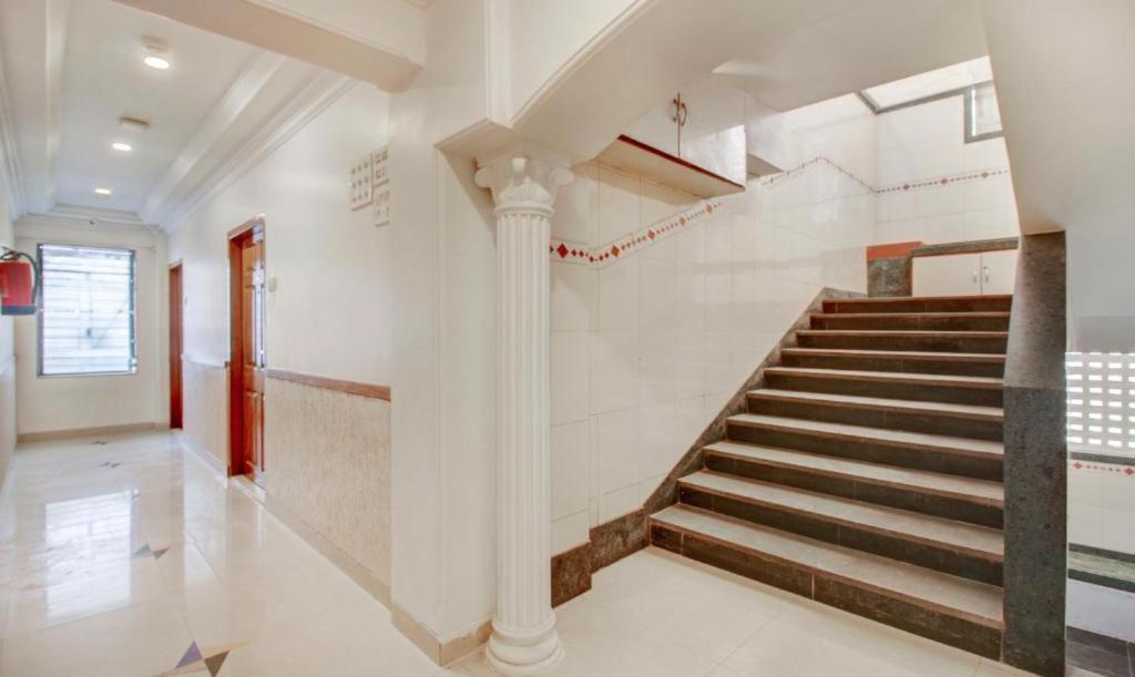 Cruz Royale Hotel