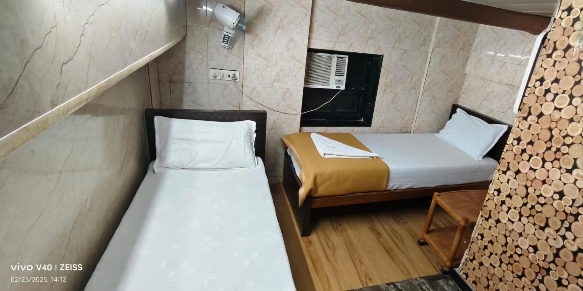 Regal Plaza Hotel *