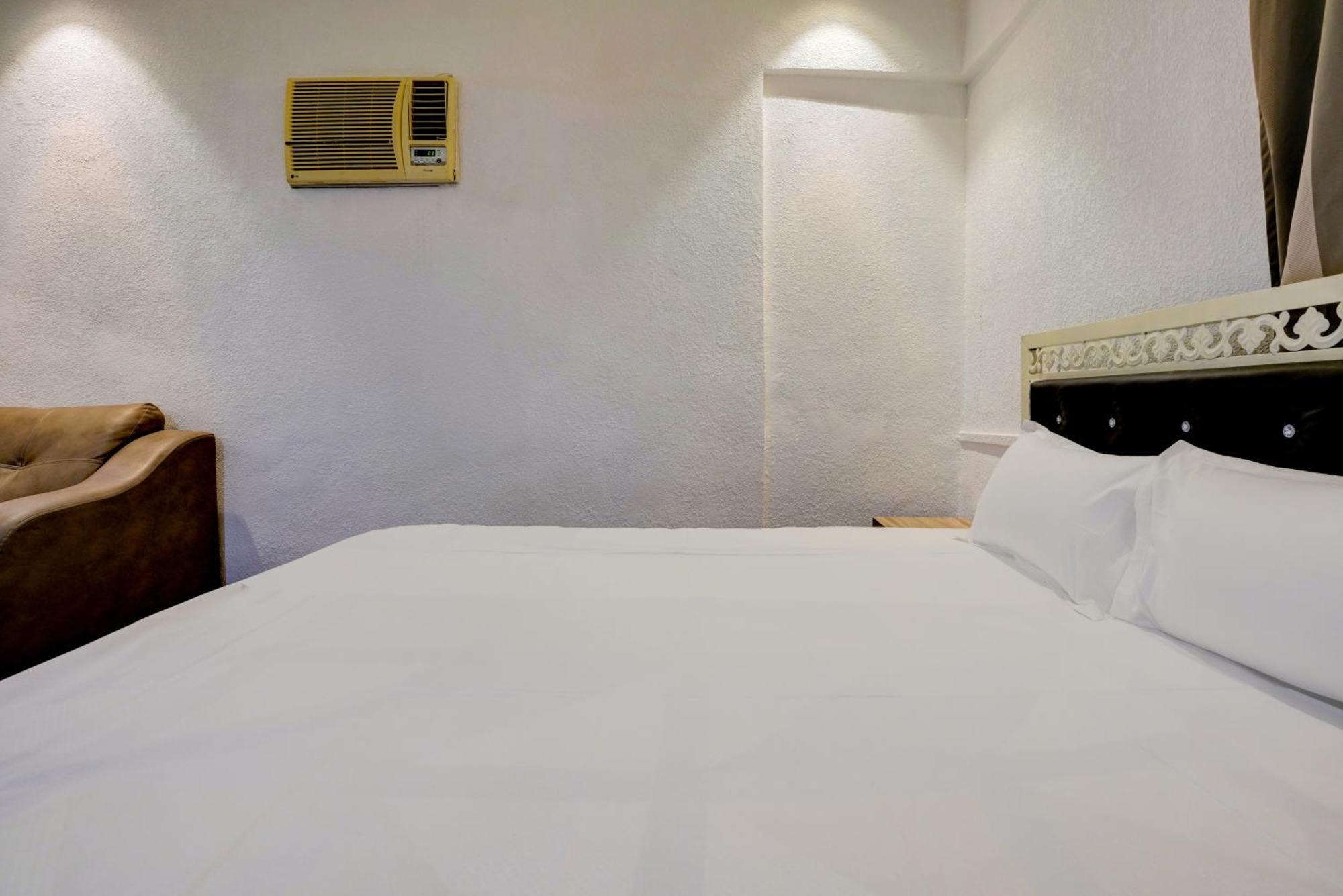 O Paying Guest Hotel 4*