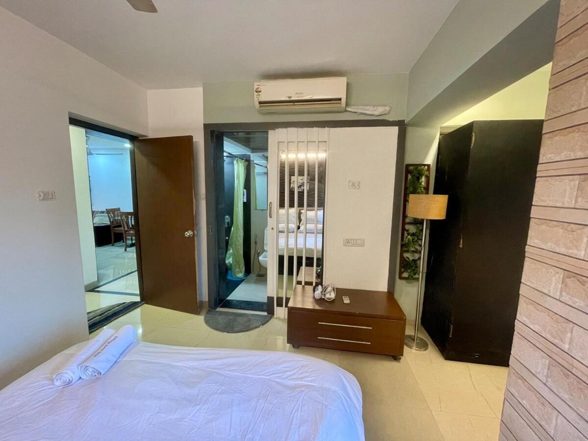Bandra View 2bhk At Hill Road Apartment Mumbai