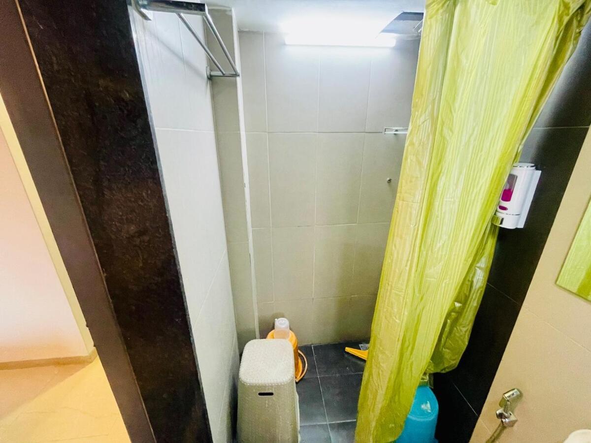 Bandra View 2bhk At Hill Road Apartment Mumbai