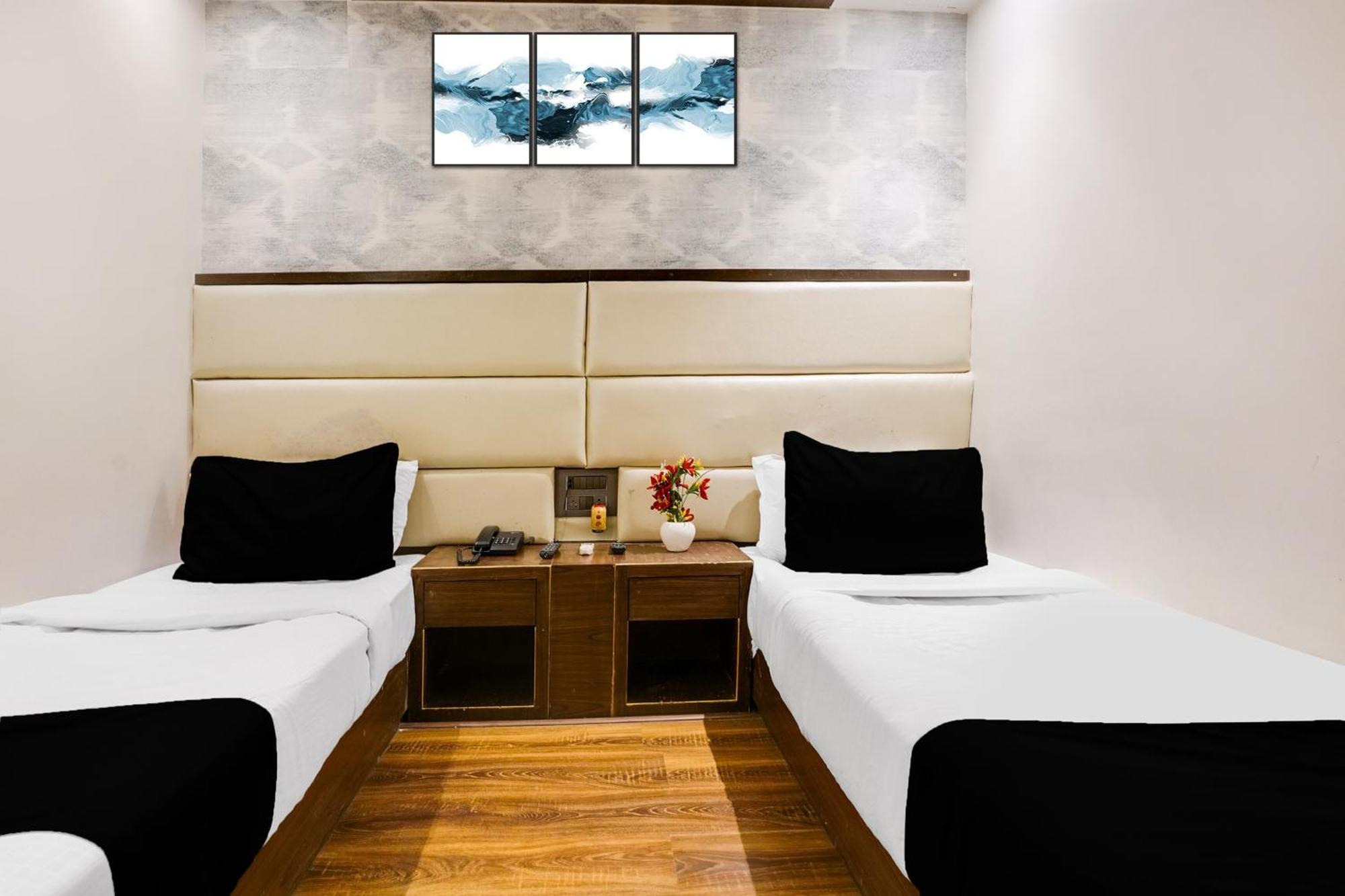 Super Collection O Andheri Near Western Express Highway * Bombaim