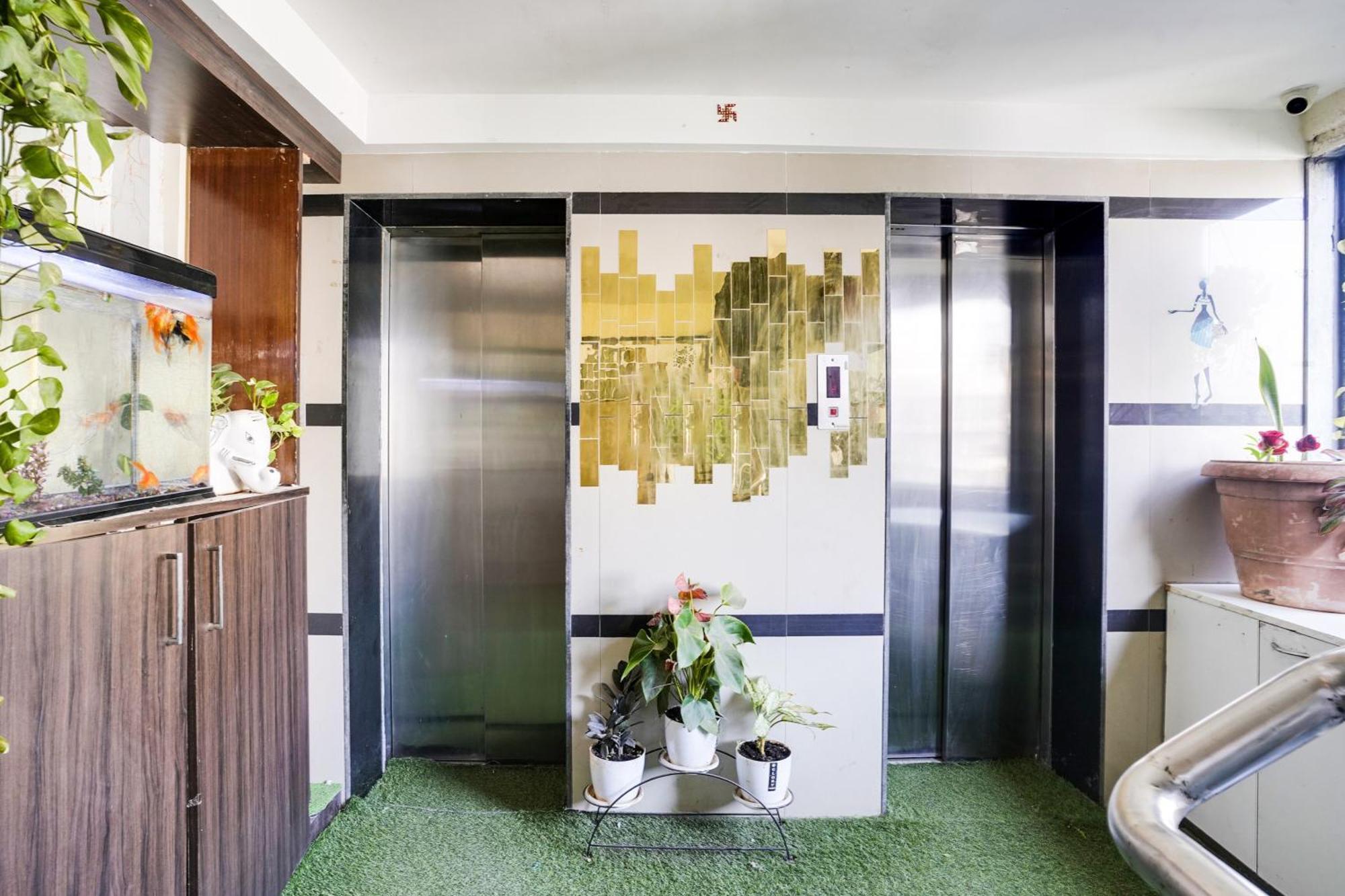 Super Collection O Andheri Near Western Express Highway Hotel *