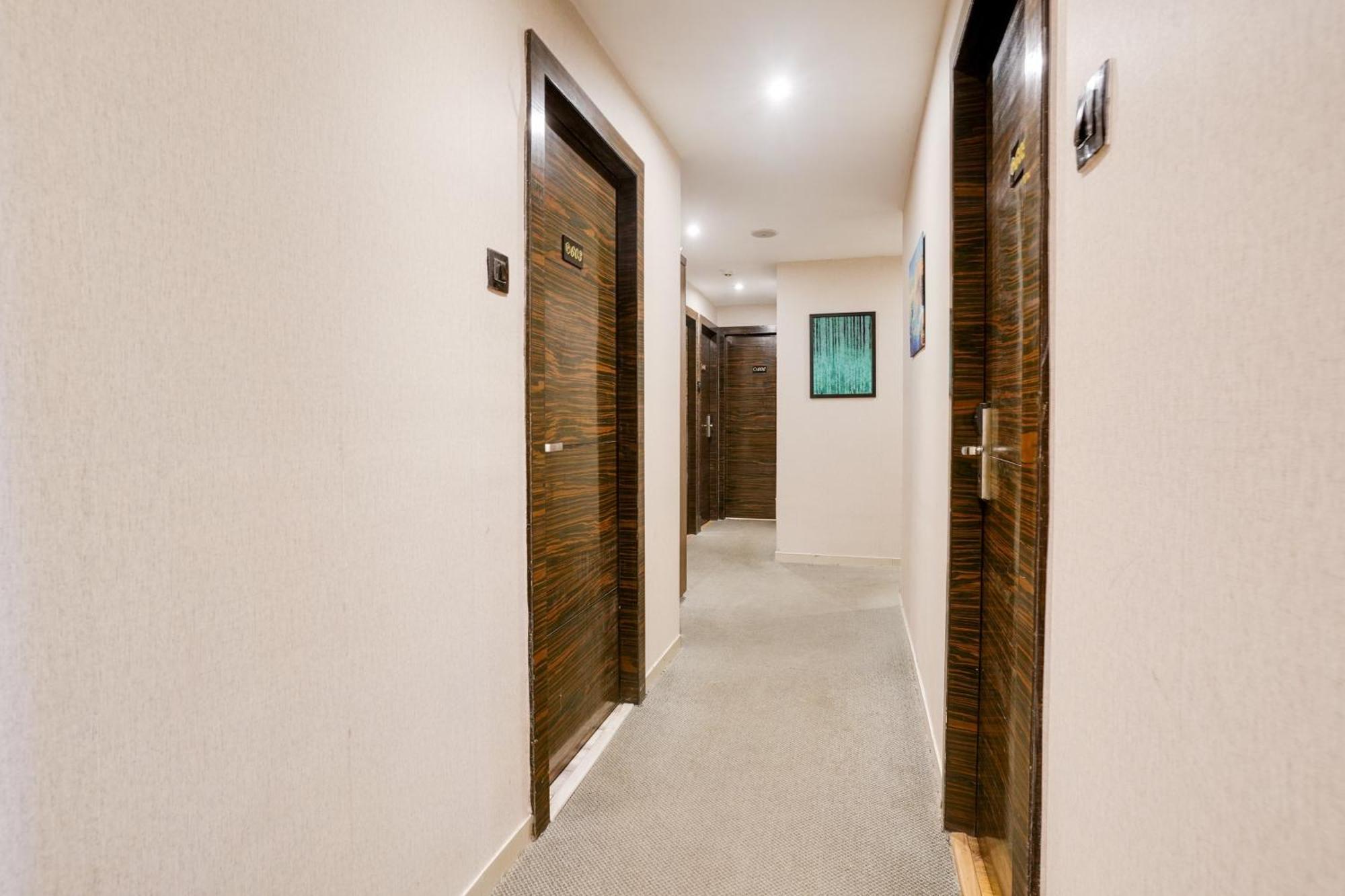 Super Collection O Andheri Near Western Express Highway