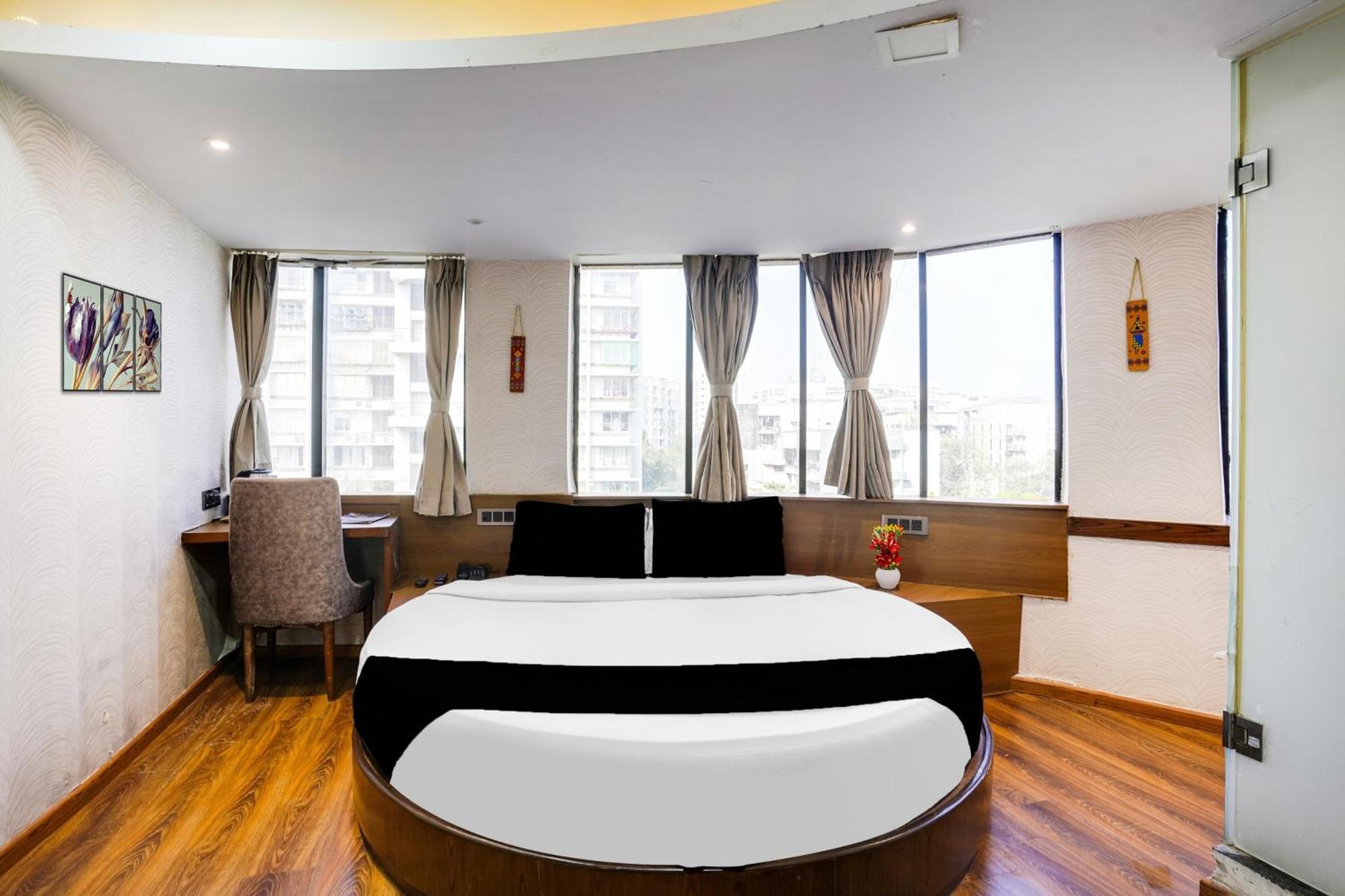 Hotel Super Collection O Andheri Near Western Express Highway Bombaim
