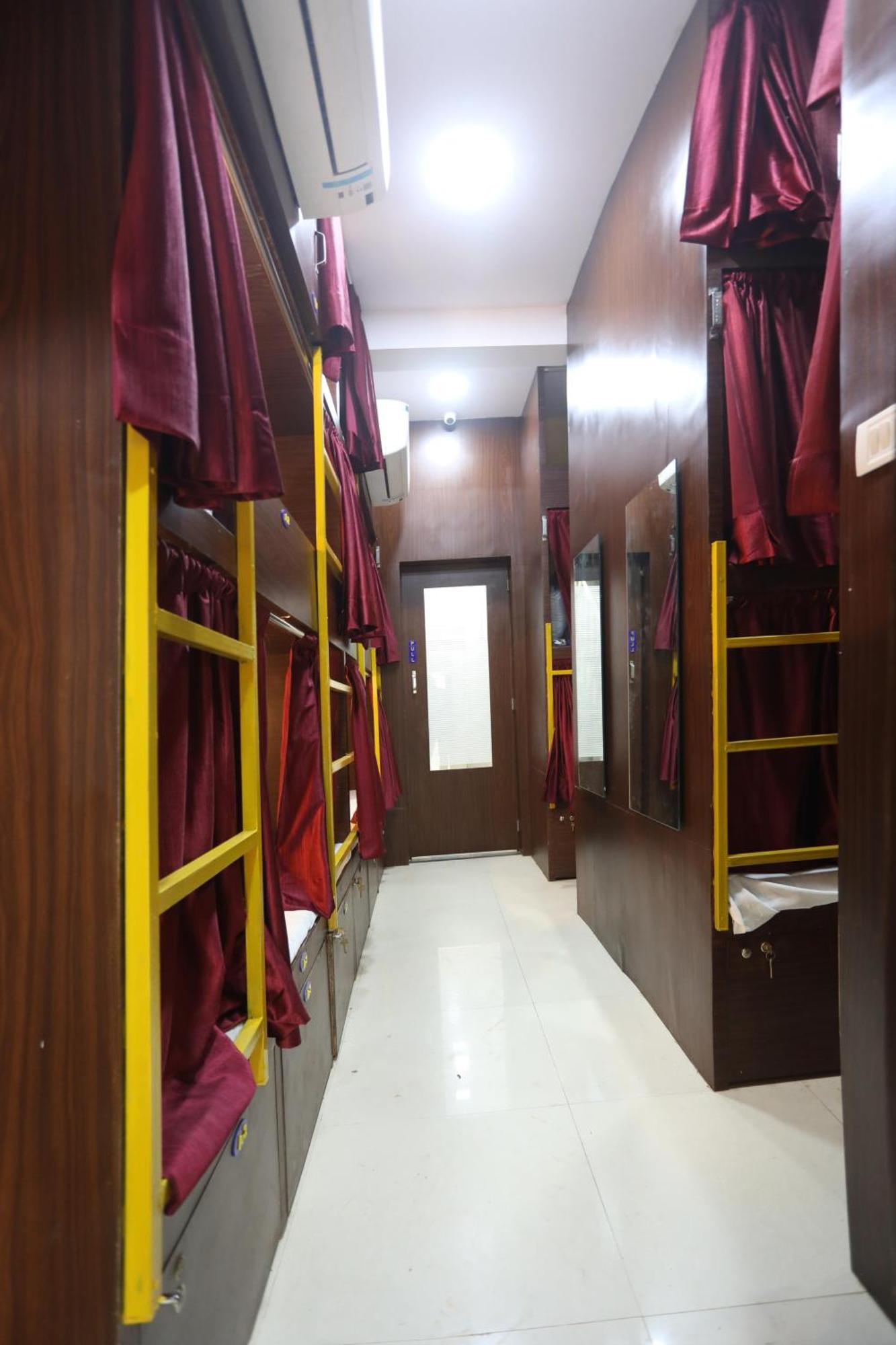 Neon Nest Suits Asalpha Metro Mumbai