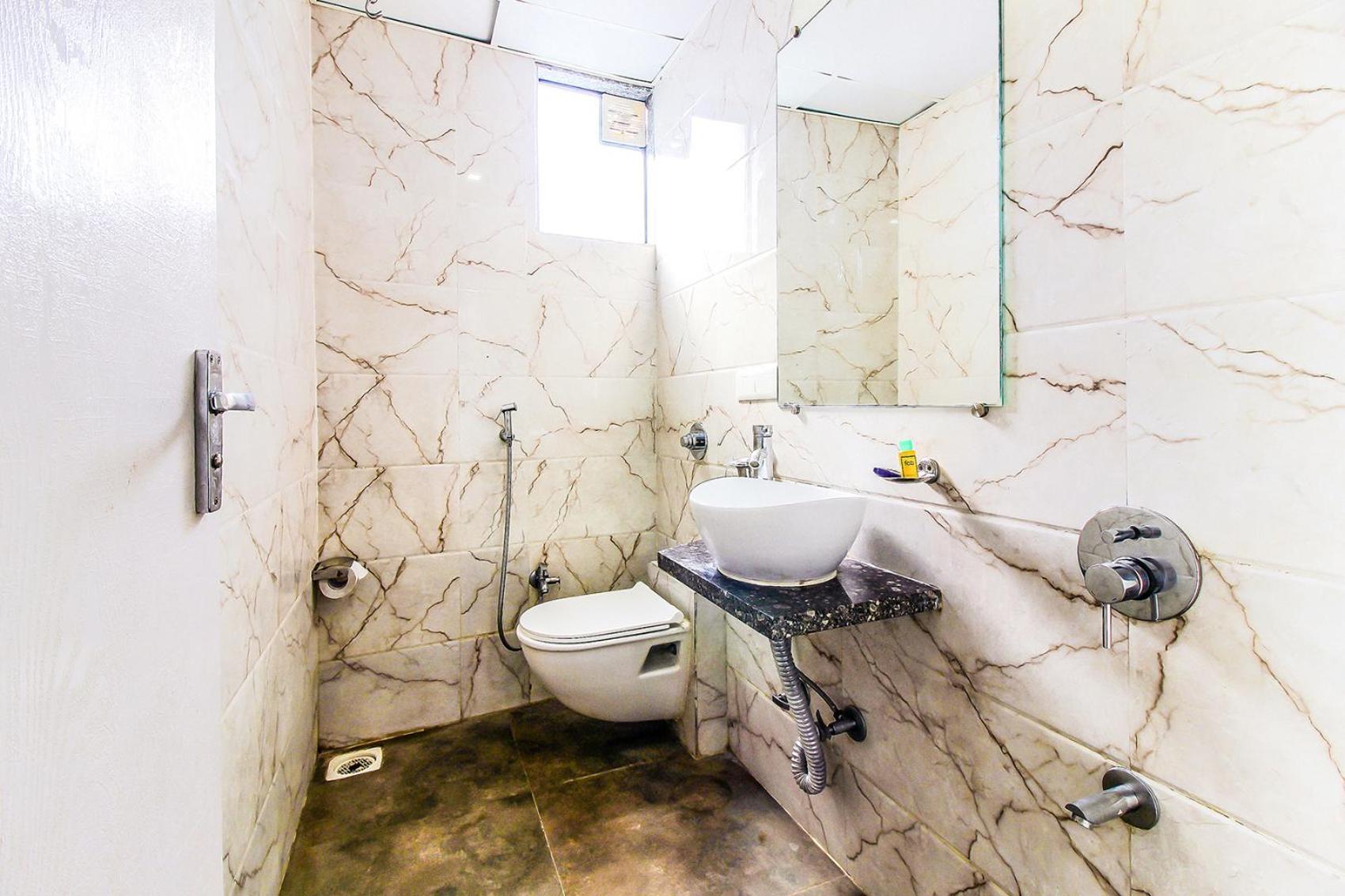 Fabhotel Arton - Nr International Airport