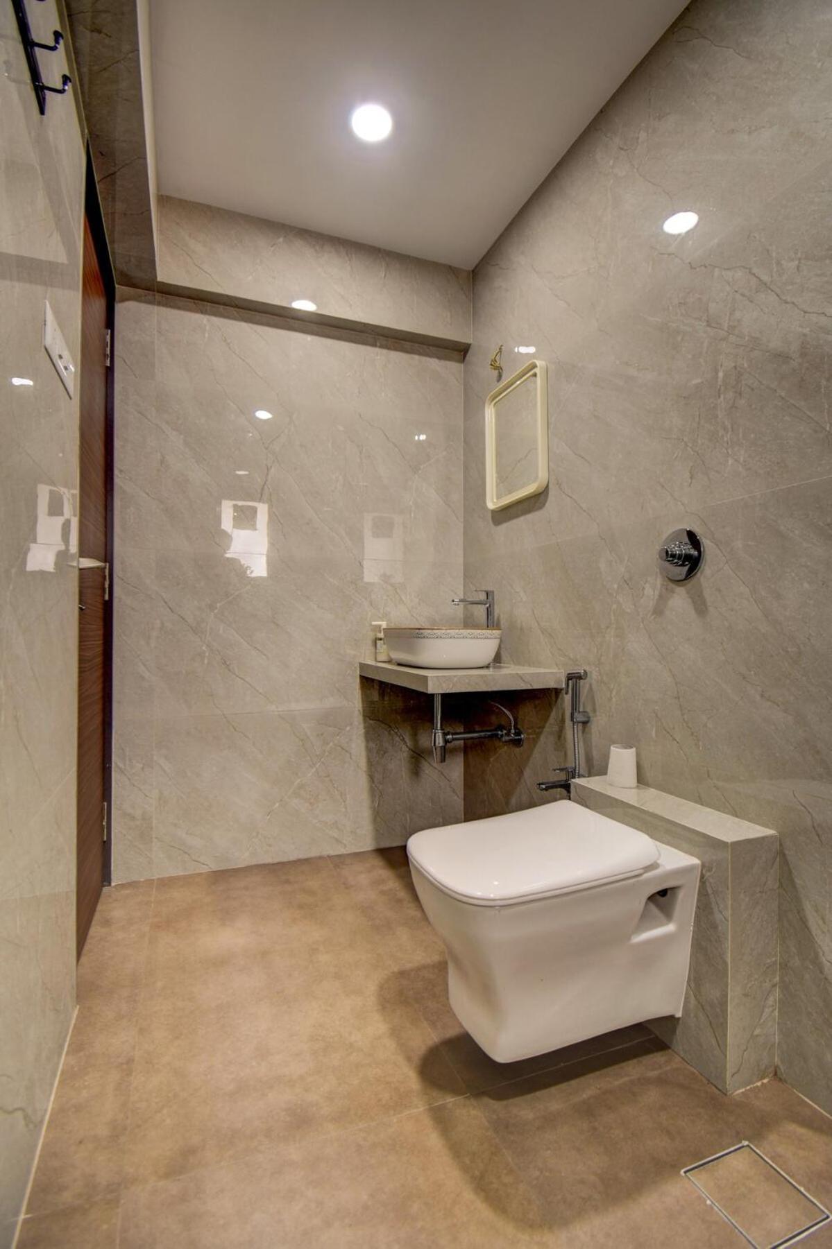 Modern 2bhk Shreyas In Kalina Near Bkc *