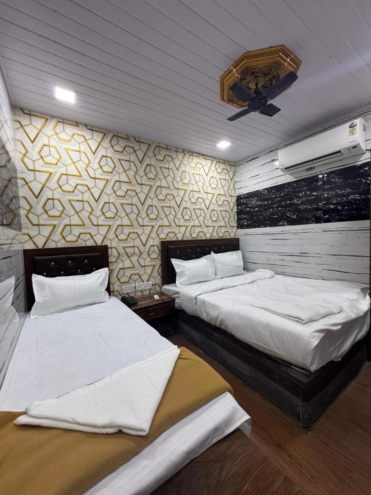 Sunset Avenue Hotel