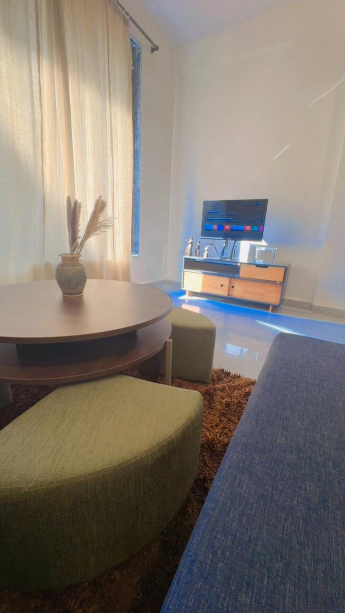 Pixiestays Smart Tv, Ac, Wifi 602, 1bhk Andheri Apartment