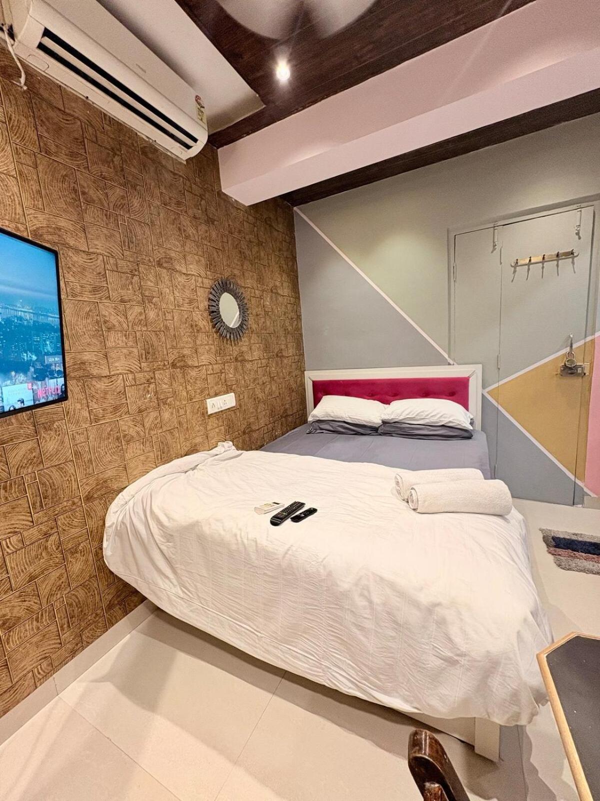 Apartment 105 Bhamala House, Near Boojee Cafe, Kantwadi, Bandra West