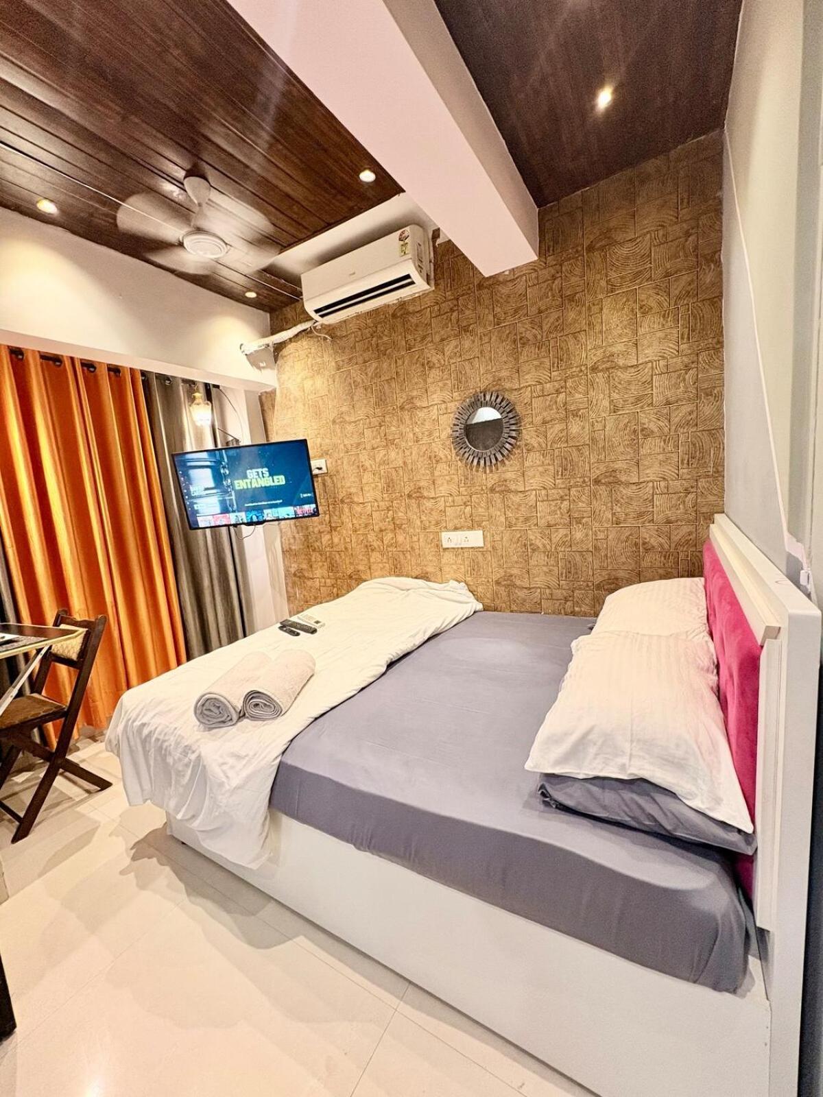 105 Bhamala House, Near Boojee Cafe, Kantwadi, Bandra West Apartment Mumbai