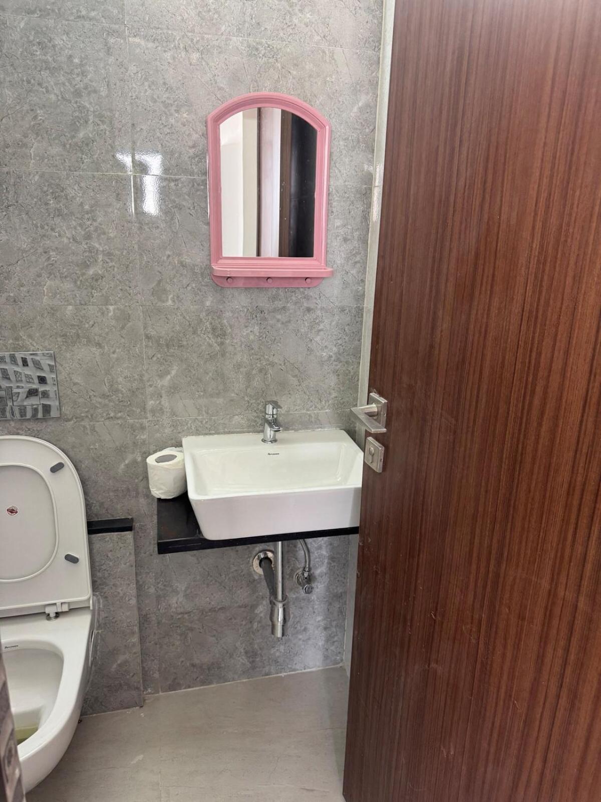 Pixiestays 2bhk Malad West *