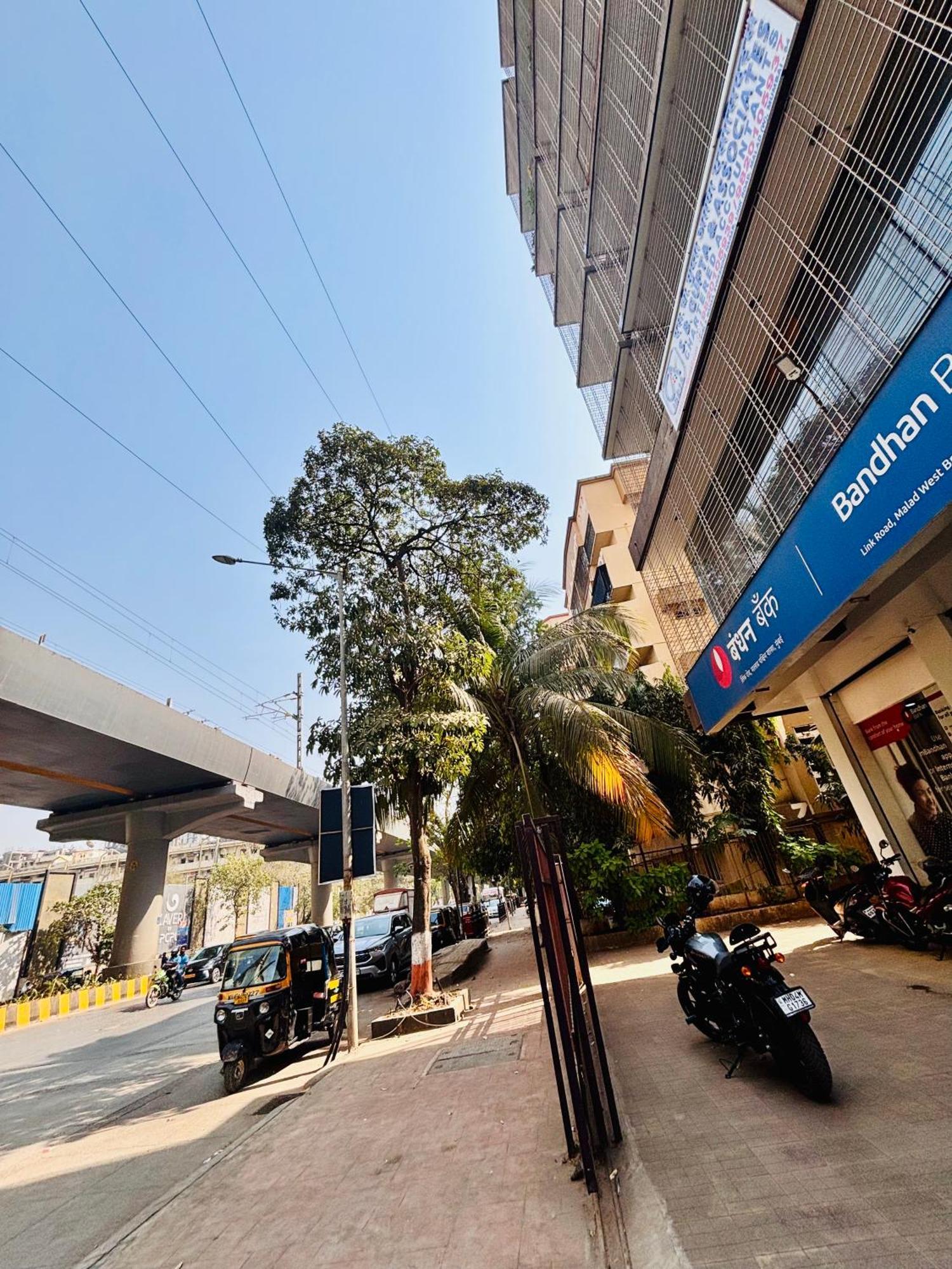 Hsquare Service Apartment Malad Bed & Breakfast Mumbai