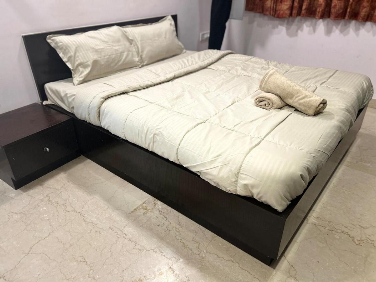 2bhk With Pvt Decks Near Sea Apartment *
