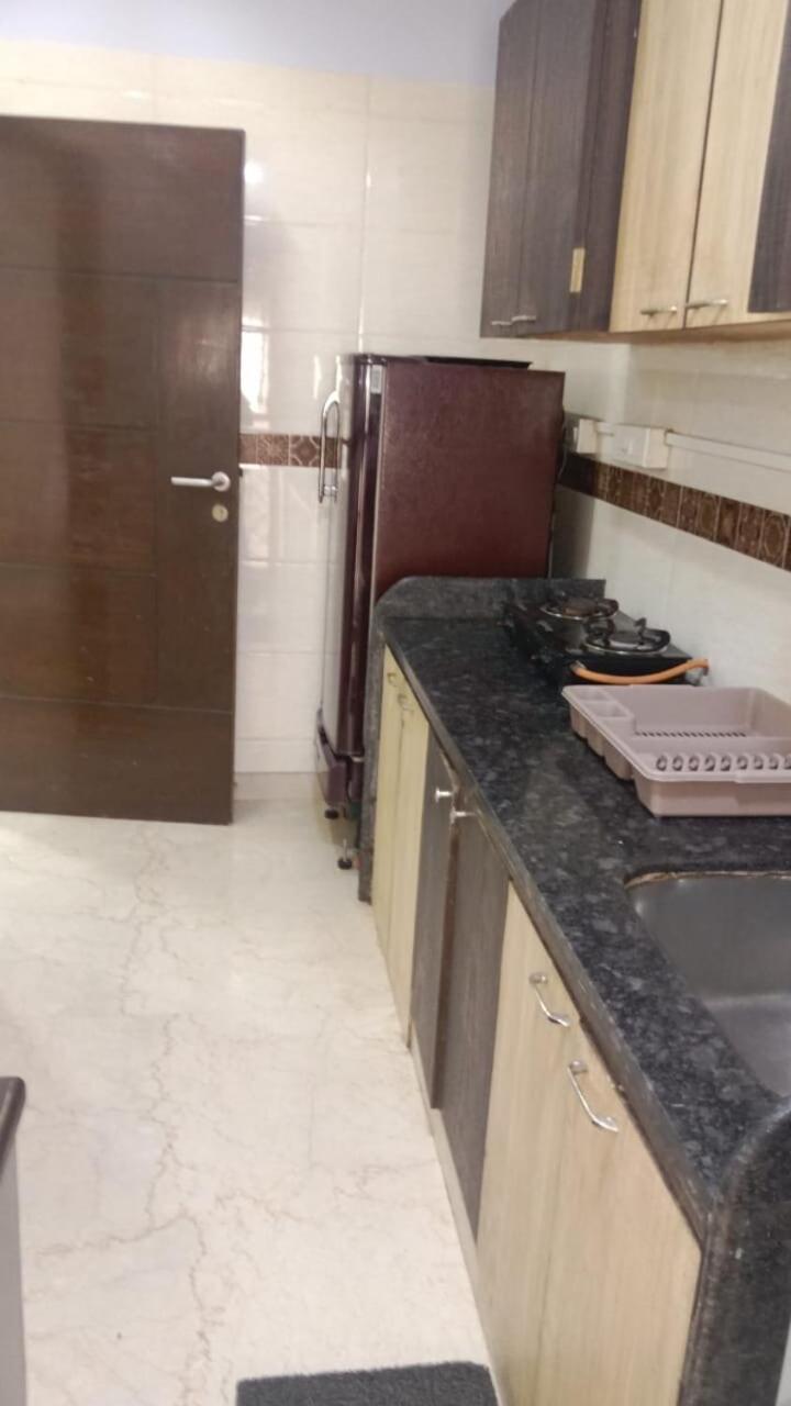 2bhk With Pvt Decks Near Sea *
