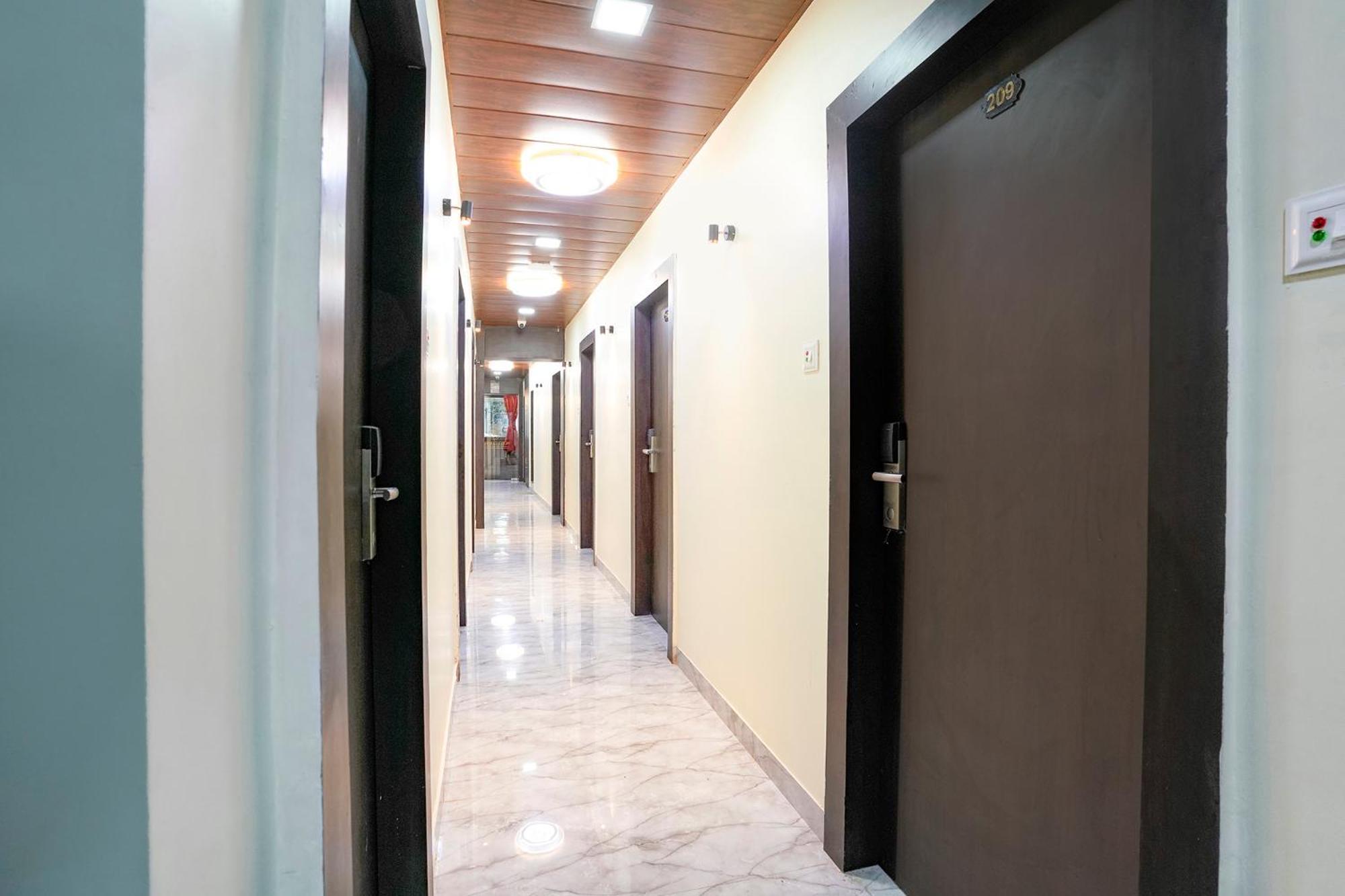 Hotel Fabexpress Gulshan Grand - Nr Gateway Of India Bombaim