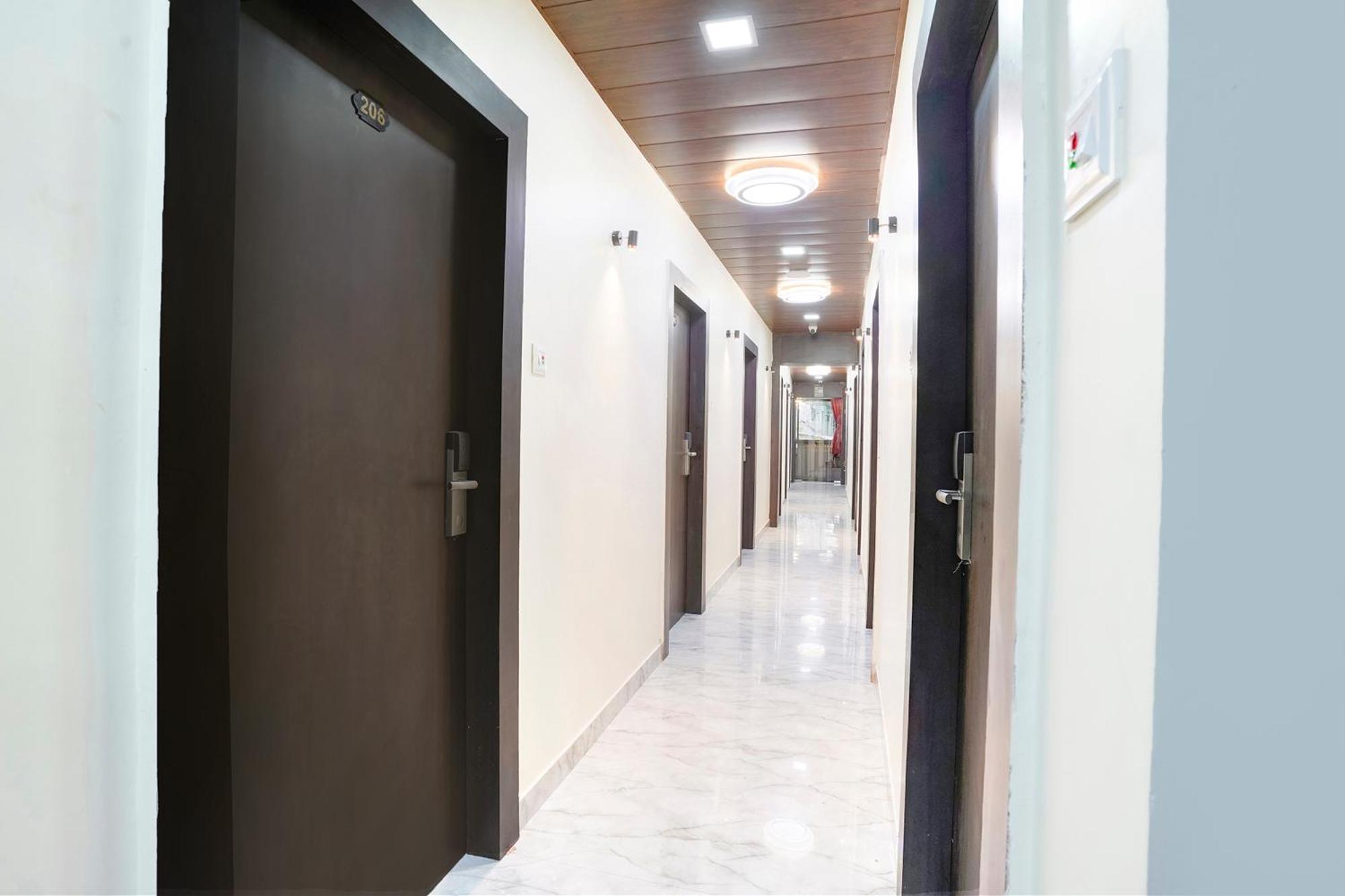Fabexpress Gulshan Grand - Nr Gateway Of India Hotel Bombaim
